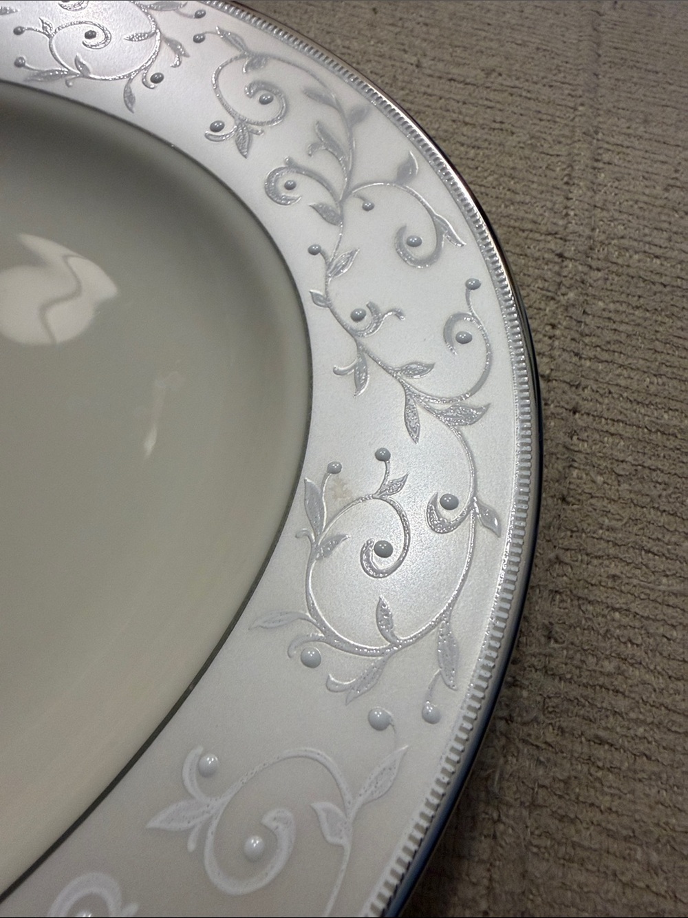 Lenox Pearl Innocence with Platinum Rim 13” Oval Platter - Picture 4 of 5